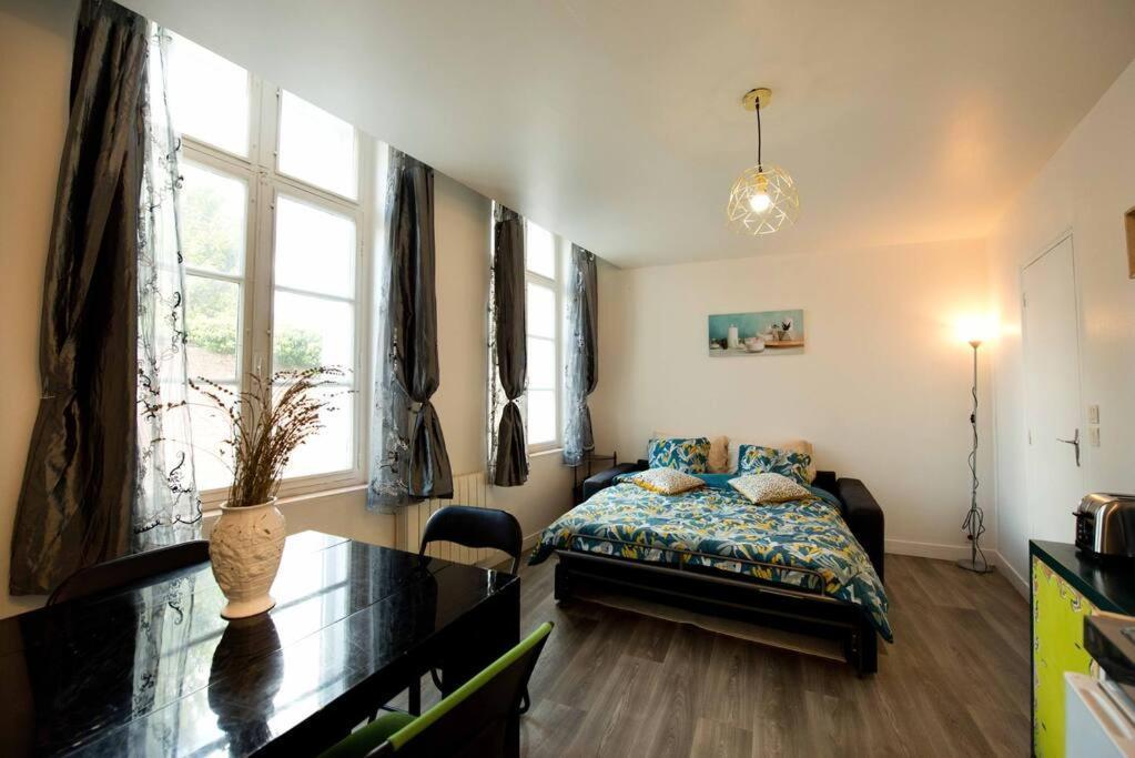 Apartament Le Castille Centre Gare Wifi Et Parking Gratuit Amiens Zewnętrze zdjęcie